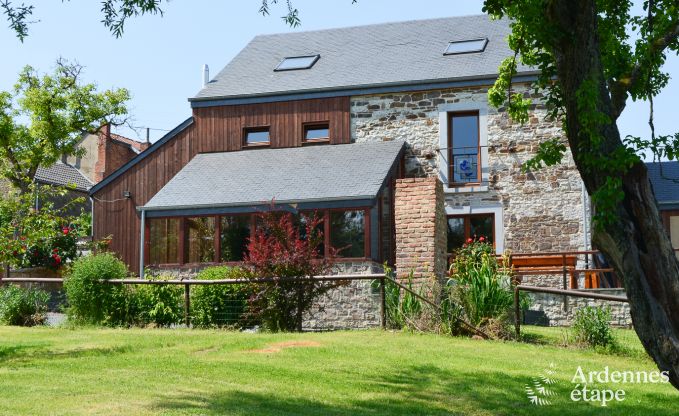 Maison spacieuse 12 personnes � Erez�e, 6 chambres, sauna, jacuzzi, salle de jeux, Ardenne