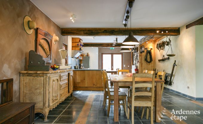 Maison spacieuse 12 personnes � Erez�e, 6 chambres, sauna, jacuzzi, salle de jeux, Ardenne