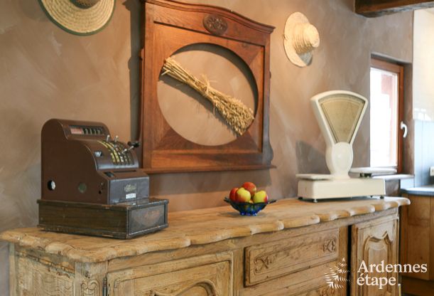 Maison spacieuse 12 personnes � Erez�e, 6 chambres, sauna, jacuzzi, salle de jeux, Ardenne