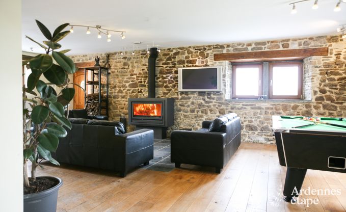 Maison spacieuse 12 personnes � Erez�e, 6 chambres, sauna, jacuzzi, salle de jeux, Ardenne