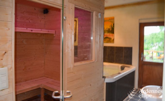 Maison spacieuse 12 personnes � Erez�e, 6 chambres, sauna, jacuzzi, salle de jeux, Ardenne