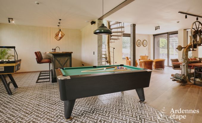 Villa luxueuse  Ereze avec 9 chambres, 9 salles de bains, piscine intrieure, sauna et grand jardin pour 24 personnes