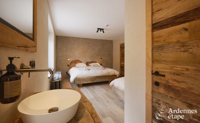 Villa luxueuse  Ereze avec 9 chambres, 9 salles de bains, piscine intrieure, sauna et grand jardin pour 24 personnes