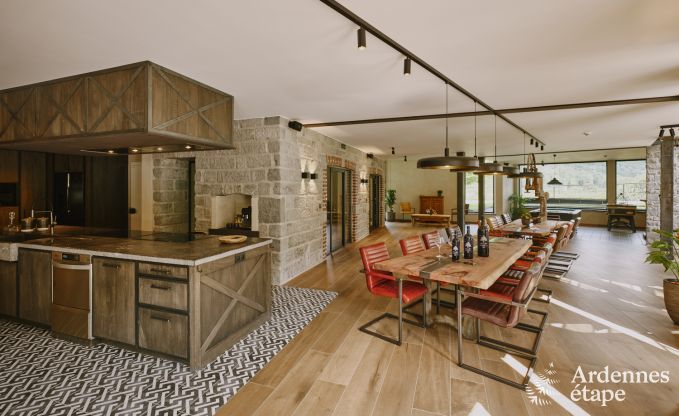 Villa luxueuse  Ereze avec 9 chambres, 9 salles de bains, piscine intrieure, sauna et grand jardin pour 24 personnes