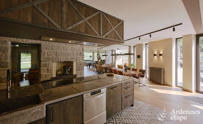 Villa luxueuse  Ereze avec 9 chambres, 9 salles de bains, piscine intrieure, sauna et grand jardin pour 24 personnes