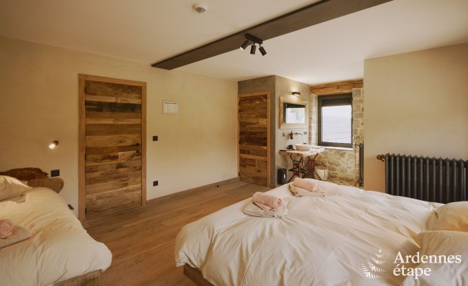 Villa luxueuse  Ereze avec 9 chambres, 9 salles de bains, piscine intrieure, sauna et grand jardin pour 24 personnes