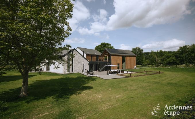 Villa luxueuse  Ereze avec 9 chambres, 9 salles de bains, piscine intrieure, sauna et grand jardin pour 24 personnes