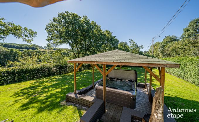 Maison de vacances avec jacuzzi couvert � Erez�e pour 16 personnes en Ardenne