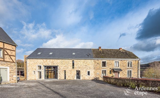 Maison de vacances spacieuse � Erez�e avec piscine et salle de fitness pour 38 sportifs