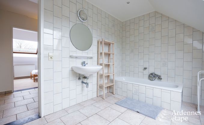 Maison de vacances spacieuse � Erez�e avec piscine et salle de fitness pour 38 sportifs