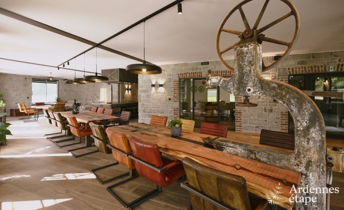 Villa luxueuse  Ereze avec 9 chambres, 9 salles de bains, piscine intrieure, sauna et grand jardin pour 24 personnes