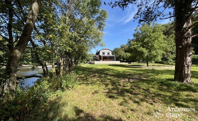 Maison de vacances exceptionnelle  Esneux pour 18 personnes avec 6 chambres, piscine  dbordement et jacuzzi extrieur