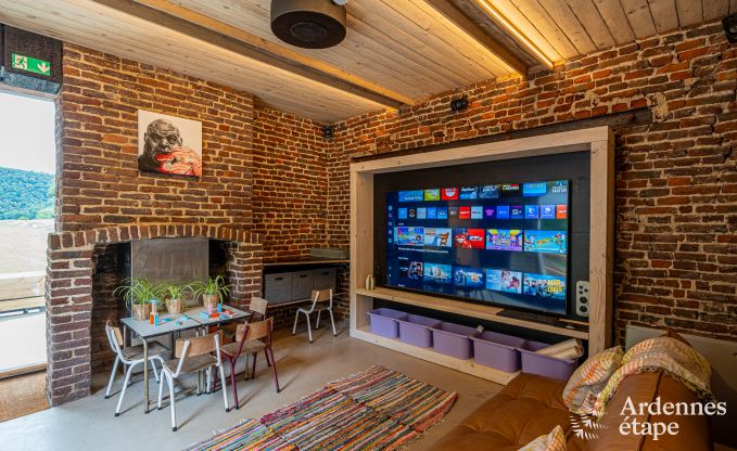 Maison de vacances exceptionnelle  Esneux pour 18 personnes avec 6 chambres, piscine  dbordement et jacuzzi extrieur