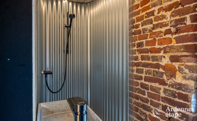 Maison de vacances exceptionnelle  Esneux pour 18 personnes avec 6 chambres, piscine  dbordement et jacuzzi extrieur