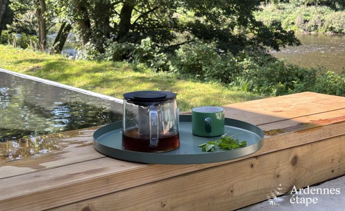 Maison de vacances exceptionnelle  Esneux pour 18 personnes avec 6 chambres, piscine  dbordement et jacuzzi extrieur