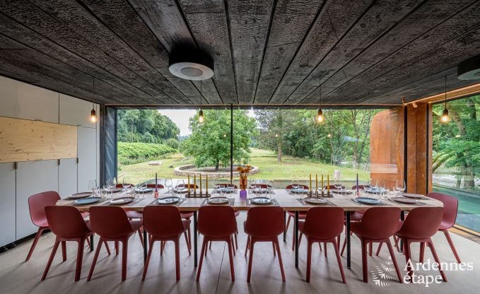 Maison de vacances exceptionnelle  Esneux pour 18 personnes avec 6 chambres, piscine  dbordement et jacuzzi extrieur