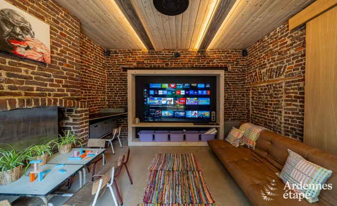 Maison de vacances exceptionnelle  Esneux pour 18 personnes avec 6 chambres, piscine  dbordement et jacuzzi extrieur