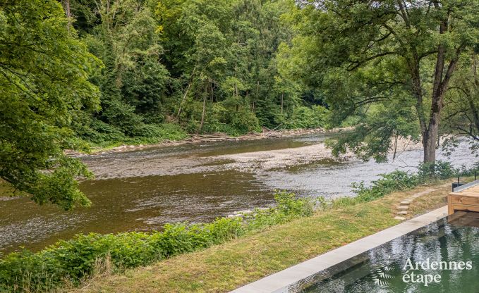 Maison de vacances exceptionnelle  Esneux pour 18 personnes avec 6 chambres, piscine  dbordement et jacuzzi extrieur
