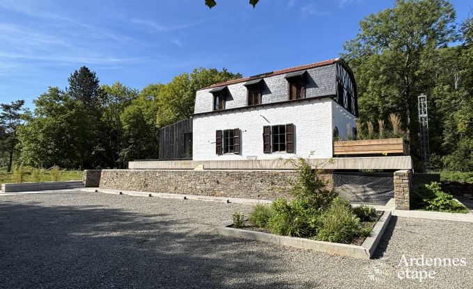 Maison de vacances exceptionnelle  Esneux pour 18 personnes avec 6 chambres, piscine  dbordement et jacuzzi extrieur
