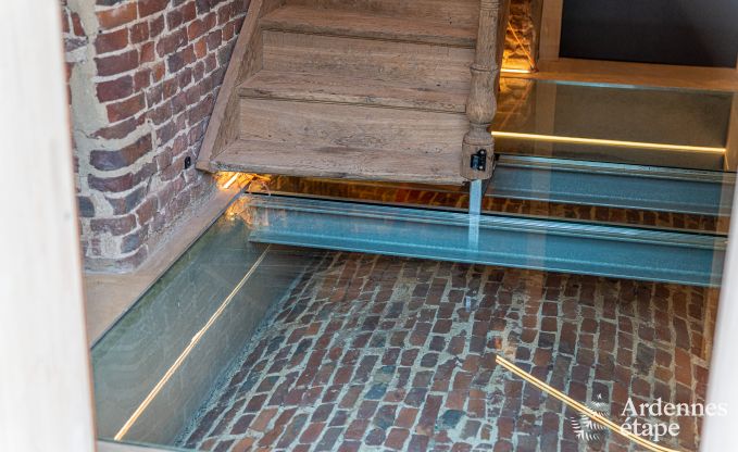 Maison de vacances exceptionnelle  Esneux pour 18 personnes avec 6 chambres, piscine  dbordement et jacuzzi extrieur