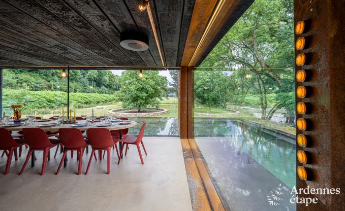 Maison de vacances exceptionnelle  Esneux pour 18 personnes avec 6 chambres, piscine  dbordement et jacuzzi extrieur