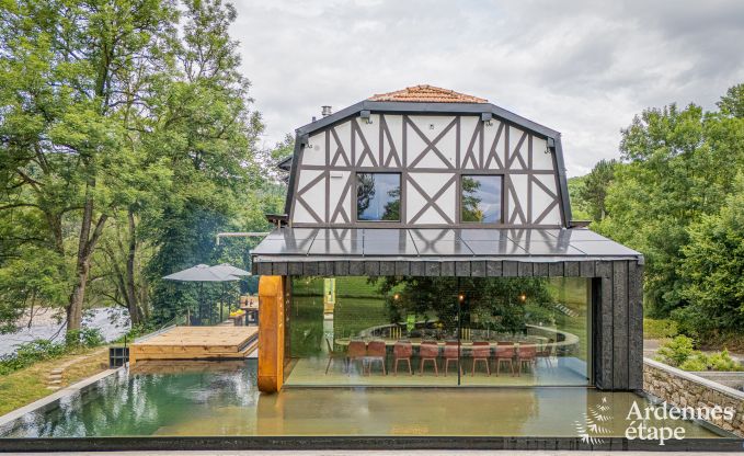 Maison de vacances exceptionnelle  Esneux pour 18 personnes avec 6 chambres, piscine  dbordement et jacuzzi extrieur