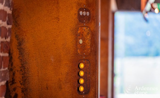 Maison de vacances exceptionnelle  Esneux pour 18 personnes avec 6 chambres, piscine  dbordement et jacuzzi extrieur