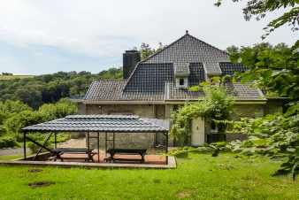 Accueillante maison de vacances avec jolie vue pour 13 pers.  Falan