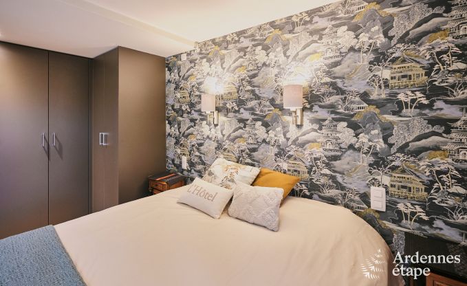 Charmant chalet sur pilotis, au bord de l'eau, pour 2 personnes  Ferrires avec pole  bois, jardin et terrasse prive