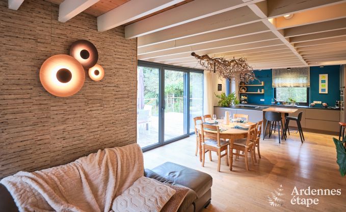 Charmant chalet sur pilotis, au bord de l'eau, pour 2 personnes  Ferrires avec pole  bois, jardin et terrasse prive