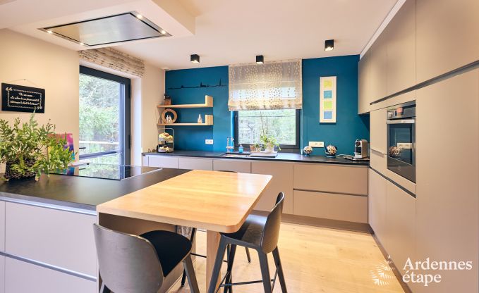 Charmant chalet sur pilotis, au bord de l'eau, pour 2 personnes  Ferrires avec pole  bois, jardin et terrasse prive