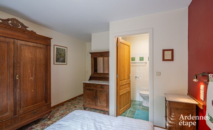 Grande maison de vacances pour 32 personnes  Ferrires avec 12 chambres, sauna, jacuzzi et quipements de jeux