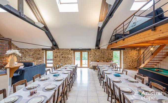 Grande maison de vacances pour 32 personnes  Ferrires avec 12 chambres, sauna, jacuzzi et quipements de jeux