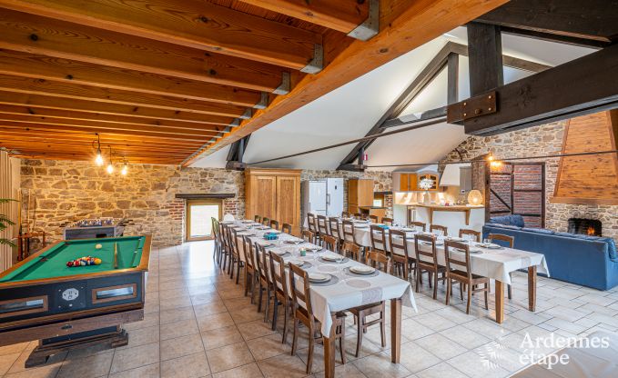 Grande maison de vacances pour 32 personnes � Ferri�res avec 12 chambres, sauna, jacuzzi et �quipements de jeux