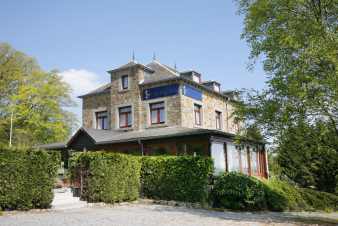 Maison de vacances spacieuse  Ferrires pour 20 personnes en Ardenne