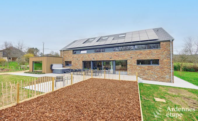 Villa haut de gamme � Ferri�res Ardenne, 15 personnes, 7 chambres, spa, piscine chauff�e, jardin priv�, �quipements adapt�s