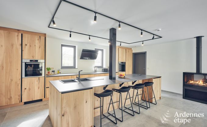 Villa haut de gamme � Ferri�res Ardenne, 15 personnes, 7 chambres, spa, piscine chauff�e, jardin priv�, �quipements adapt�s