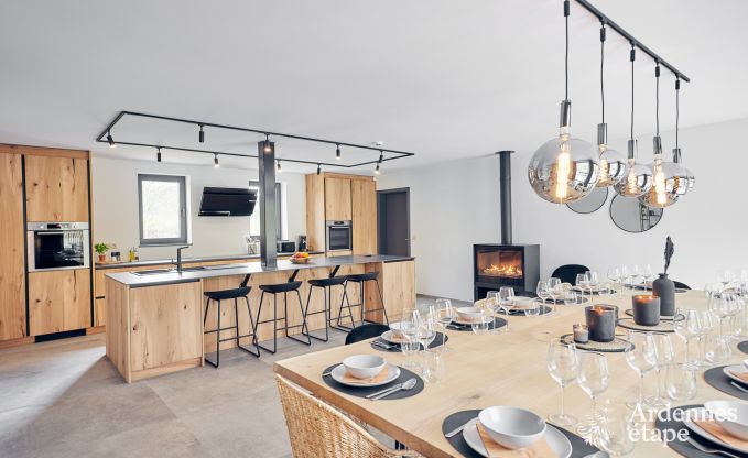 Villa haut de gamme � Ferri�res Ardenne, 15 personnes, 7 chambres, spa, piscine chauff�e, jardin priv�, �quipements adapt�s