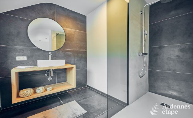 Villa haut de gamme � Ferri�res Ardenne, 15 personnes, 7 chambres, spa, piscine chauff�e, jardin priv�, �quipements adapt�s