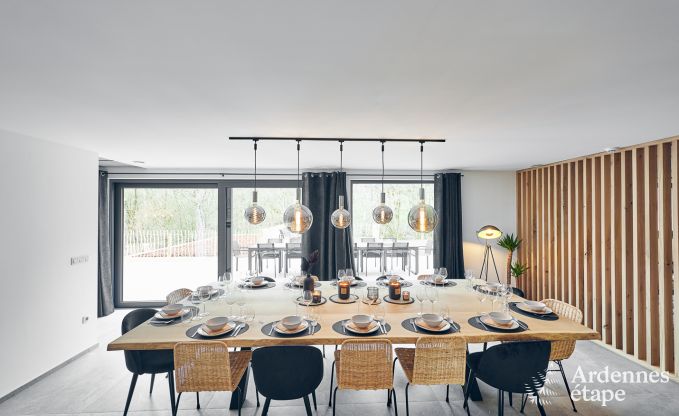 Villa haut de gamme � Ferri�res Ardenne, 15 personnes, 7 chambres, spa, piscine chauff�e, jardin priv�, �quipements adapt�s