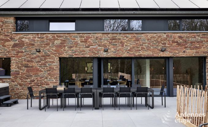 Villa haut de gamme � Ferri�res Ardenne, 15 personnes, 7 chambres, spa, piscine chauff�e, jardin priv�, �quipements adapt�s