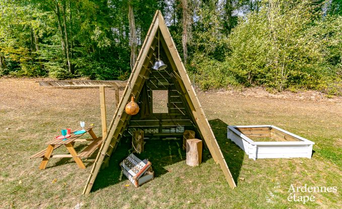 Maison de vacances � Florennes pour 20 personnes en Ardenne