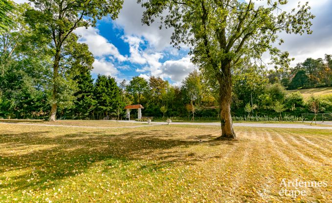 Maison de vacances � Florennes pour 20 personnes en Ardenne
