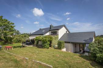 Maison de vacances confortable pour 8 à Florenville en Ardenne