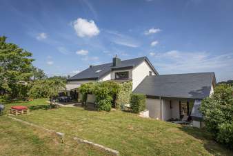 Maison de vacances confortable pour 8  Florenville en Ardenne