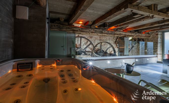 Maison romantique de luxe pour 2 personnes  Sainte-Ccile, avec sauna et jacuzzi dans une ancienne scierie