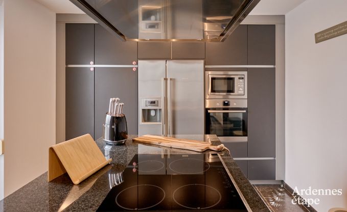 Grande maison de vacances confortable pour 10 personnes  Voeren avec piscine prive, jacuzzi et jardin