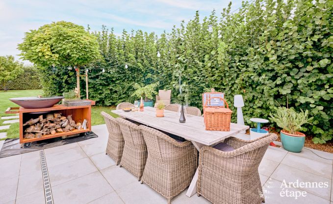 Grande maison de vacances confortable pour 10 personnes  Voeren avec piscine prive, jacuzzi et jardin