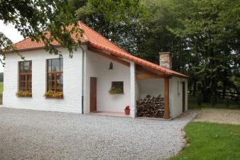 Gîte douillet pour 5 personnes dans une ancienne école à Froidchapelle