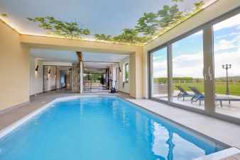 Maison de vacances pour 9 avec piscine intérieure à Froidchapelle, Ardenne